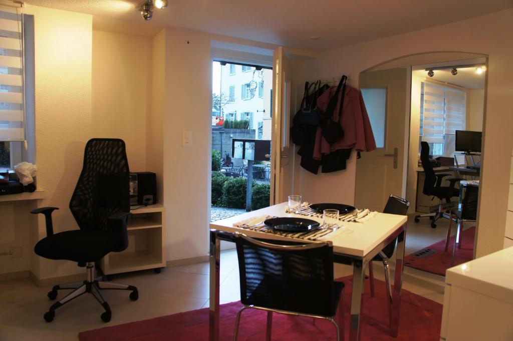 Studio-Appartment Хорґен Номер фото
